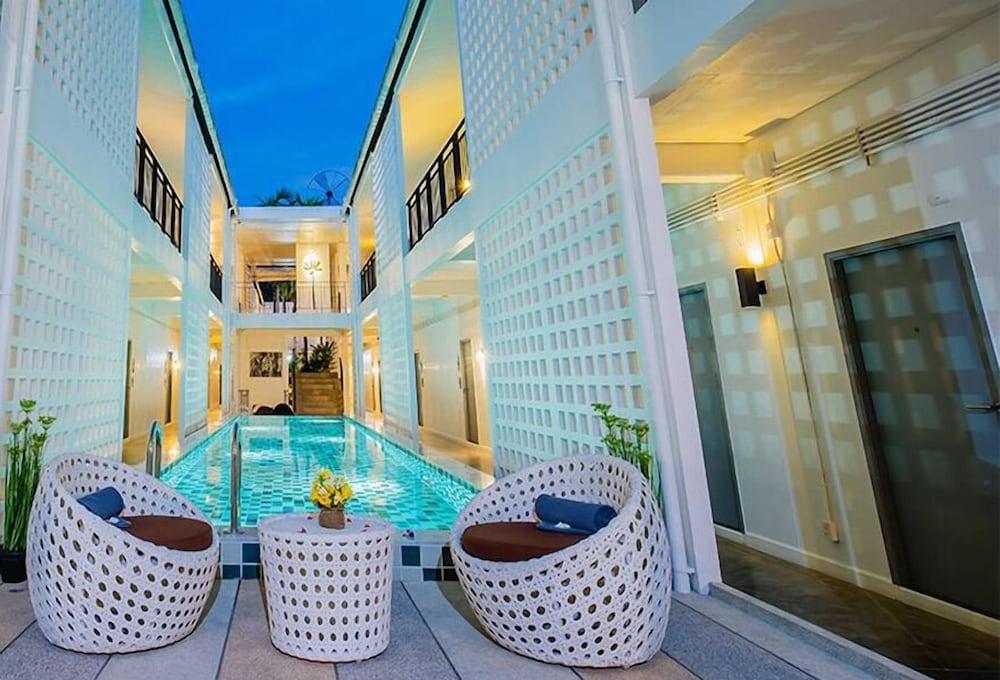 The Rubber Hotel Phuket Таланг Екстериор снимка