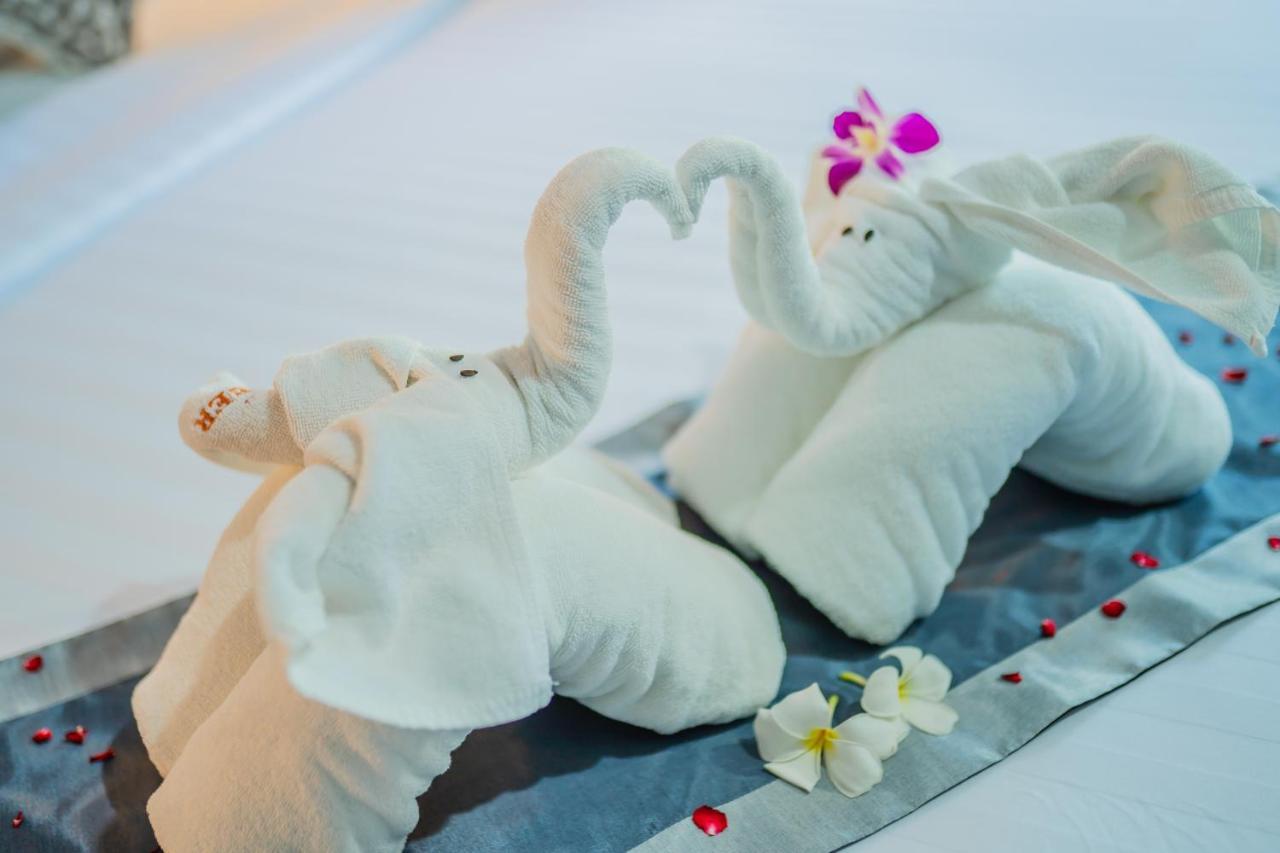 The Rubber Hotel Phuket Таланг Екстериор снимка
